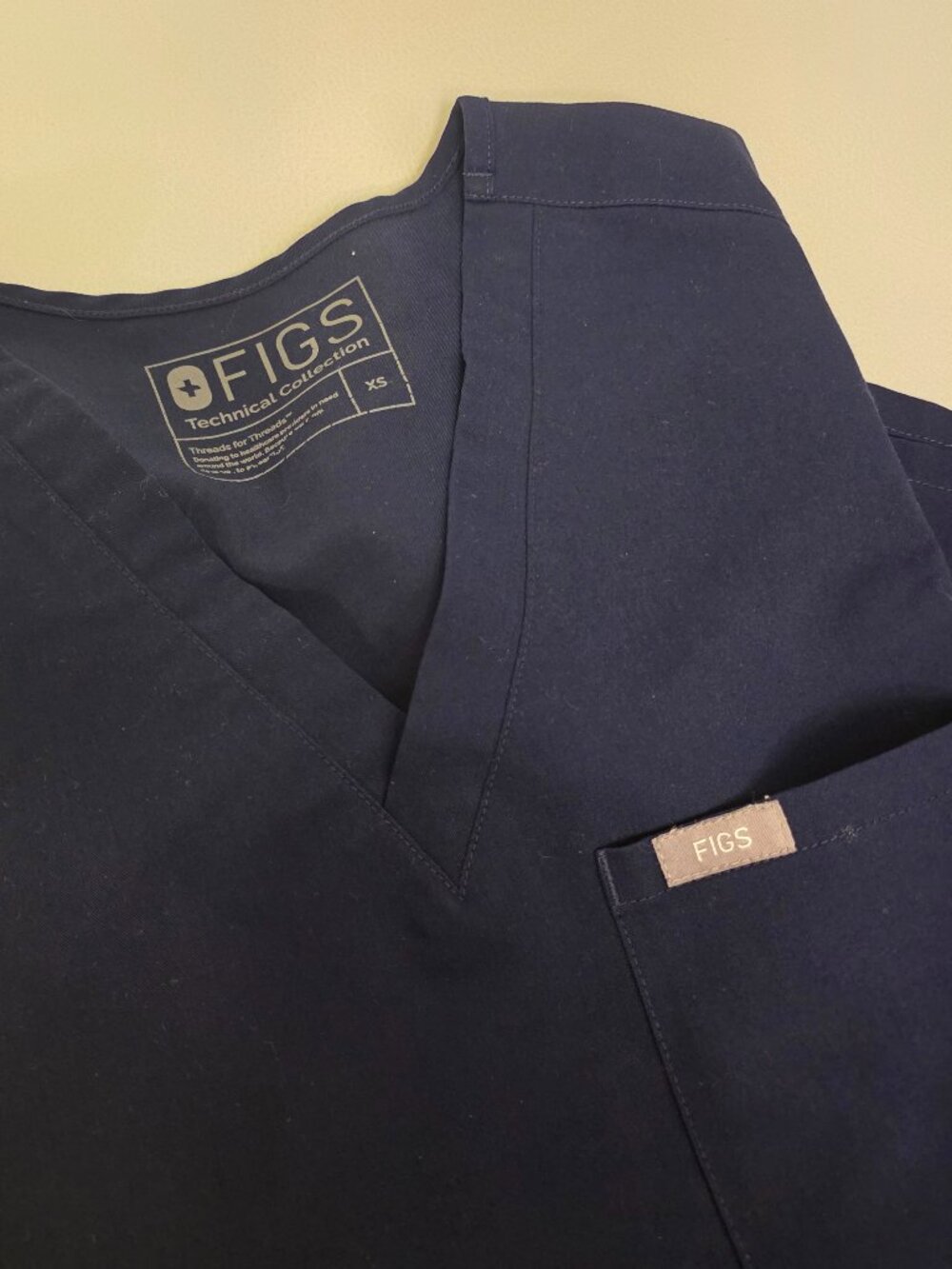 FIGS Women's V-Neck Scrub Top XS Dark Navy Blue Pockets
